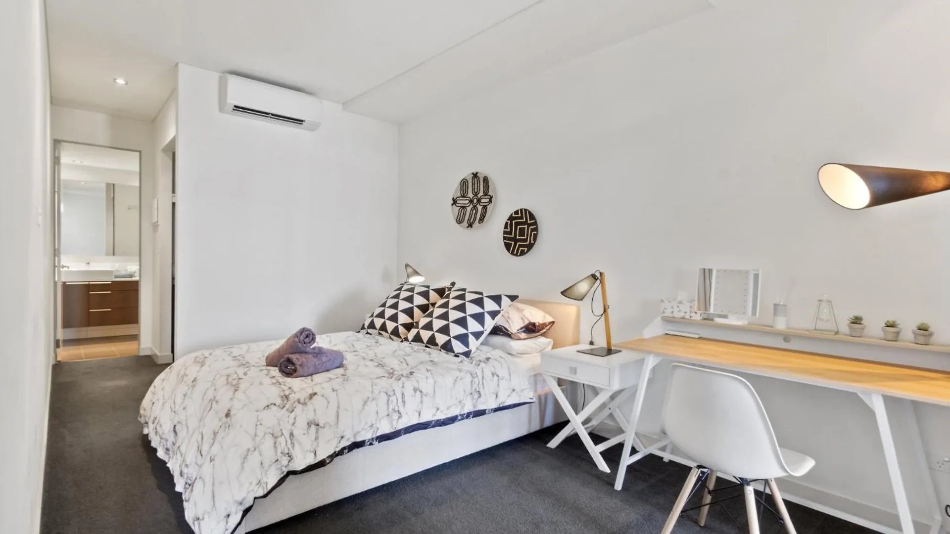 2Bdrm Skyline Views - Prime For River, Waca, Optus Stadium Perth