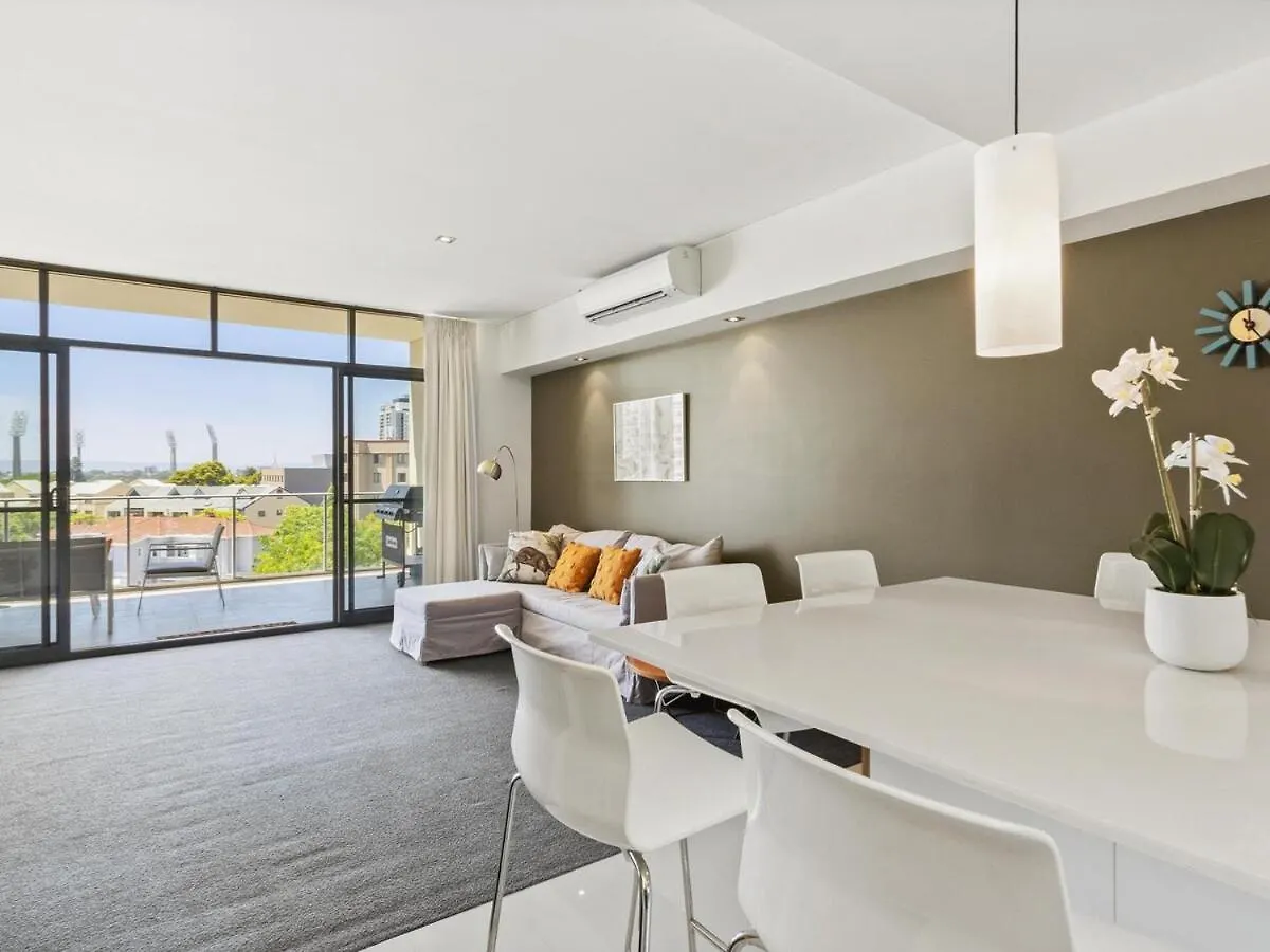 2Bdrm Skyline Views - Prime For River, Waca, Optus Stadium Perth 0*,
