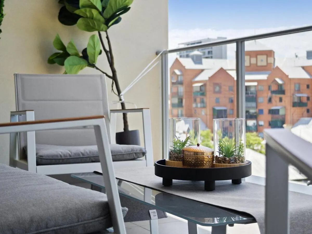 2Bdrm Skyline Views - Prime For River, Waca, Optus Stadium Perth