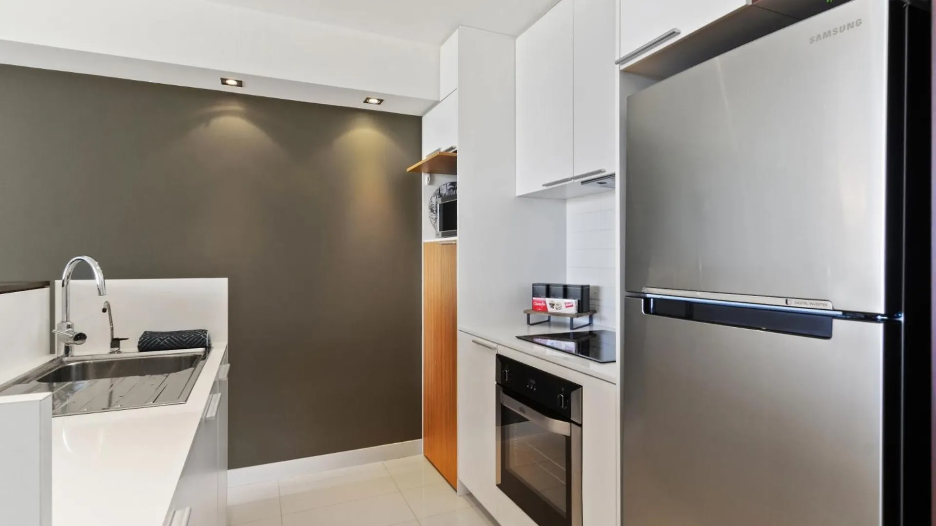 2Bdrm Skyline Views - Prime For River, Waca, Optus Stadium Perth Apartment