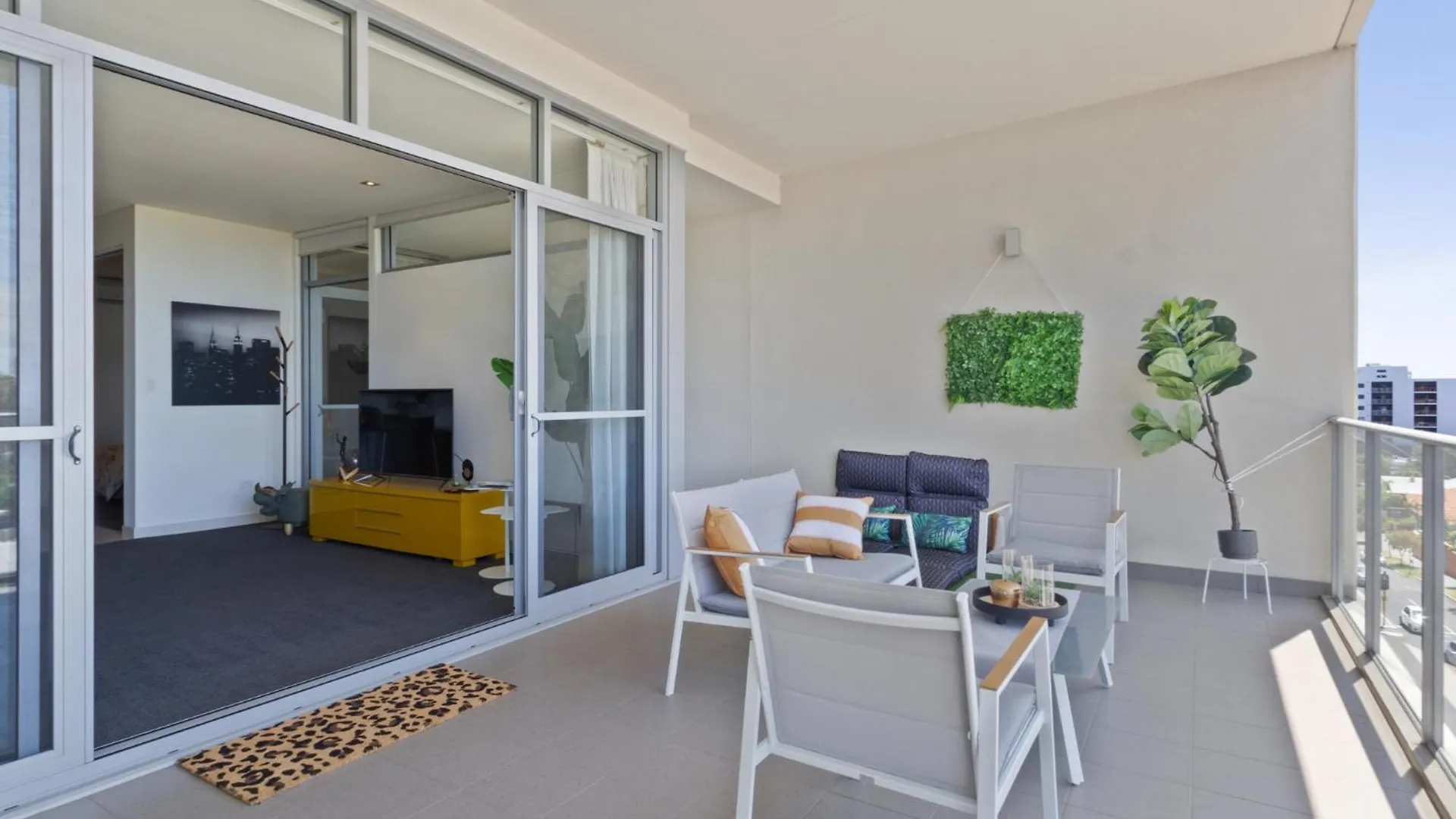 Apartment 2Bdrm Skyline Views - Prime For River, Waca, Optus Stadium Perth Australia
